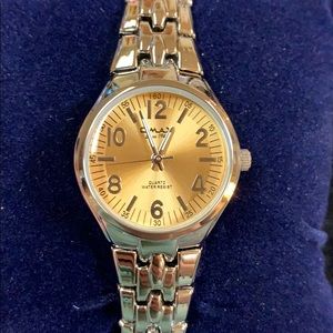NWT!! Beautiful ladies watch